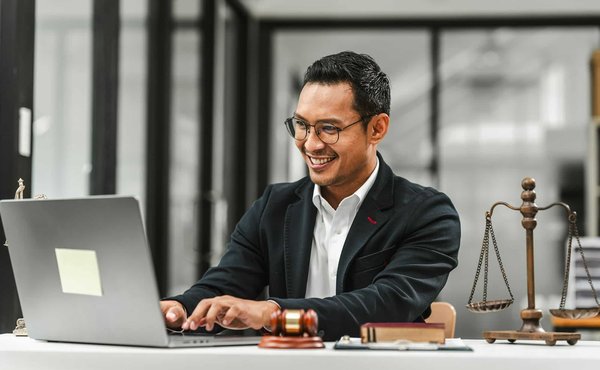 Les avantages d'un avocat fiscaliste à paris 8 pour votre entreprise